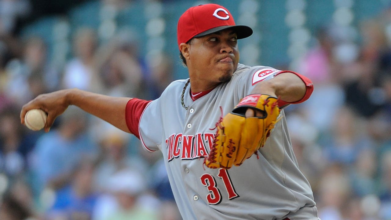 Simon looks to seize opportunity as starter in Reds' first spring game